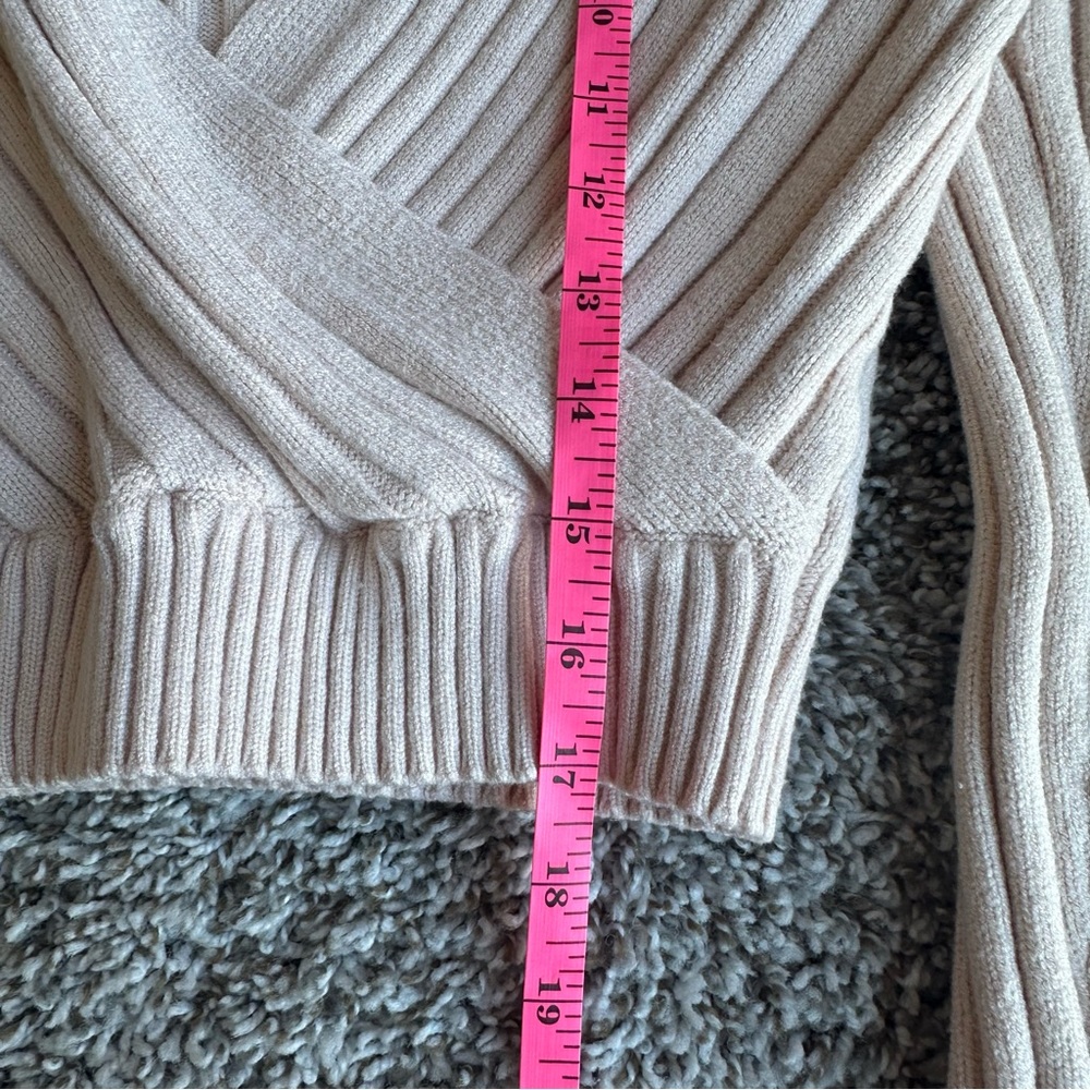 CALI BE cropped v neck sweater M NEW - Picture 6 of 6